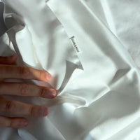 Unboxing video of the Dore and Rose Luxury Soft Silk Pillowcase in the color White