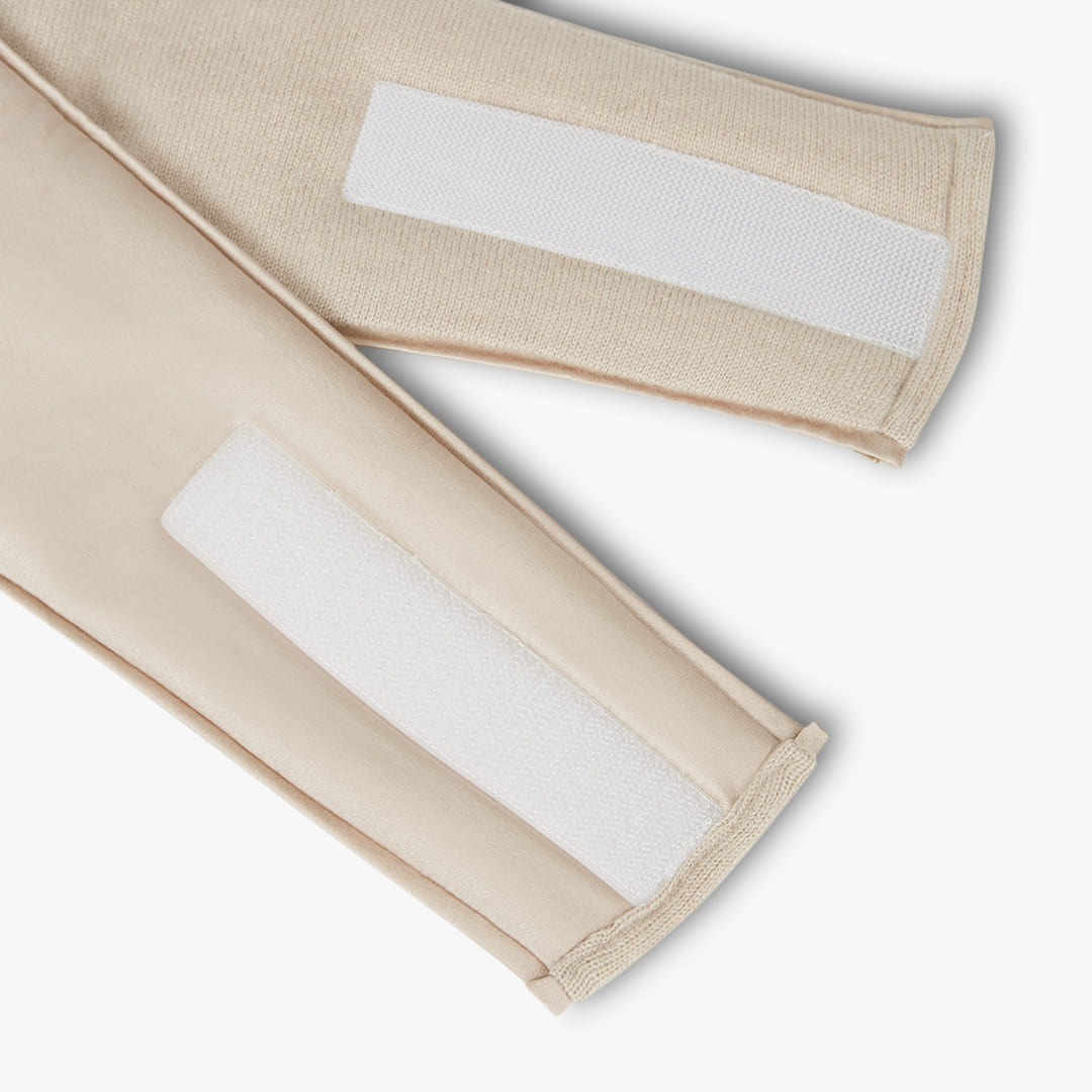 Cashmere &amp; Silk Deep Sleep Mask in Beige