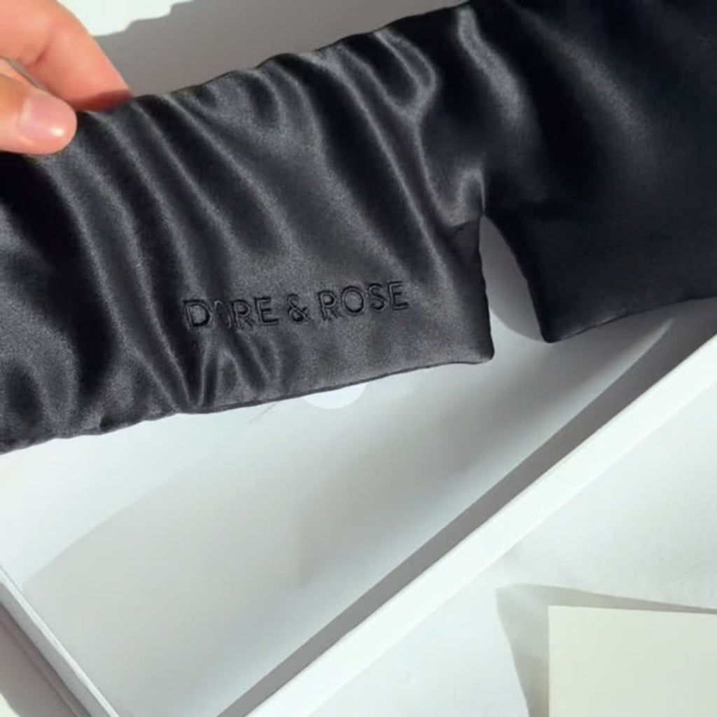 Unboxing video of the Dore and Rose Luxury Soft Silk Sleeping Eye Mask in the color Black