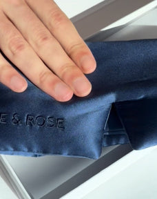 Unboxing video of the Dore and Rose Luxury Soft Silk Sleeping Eye Mask in the color Navy Blue