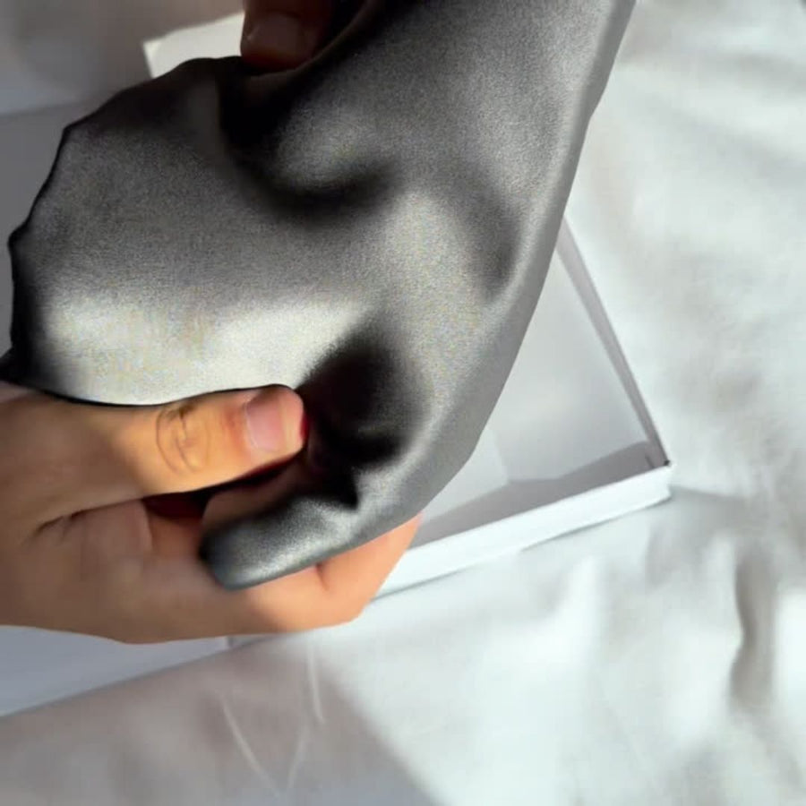 Unboxing video of the Dore and Rose Luxury Soft Silk Pillowcase  in the color Gray